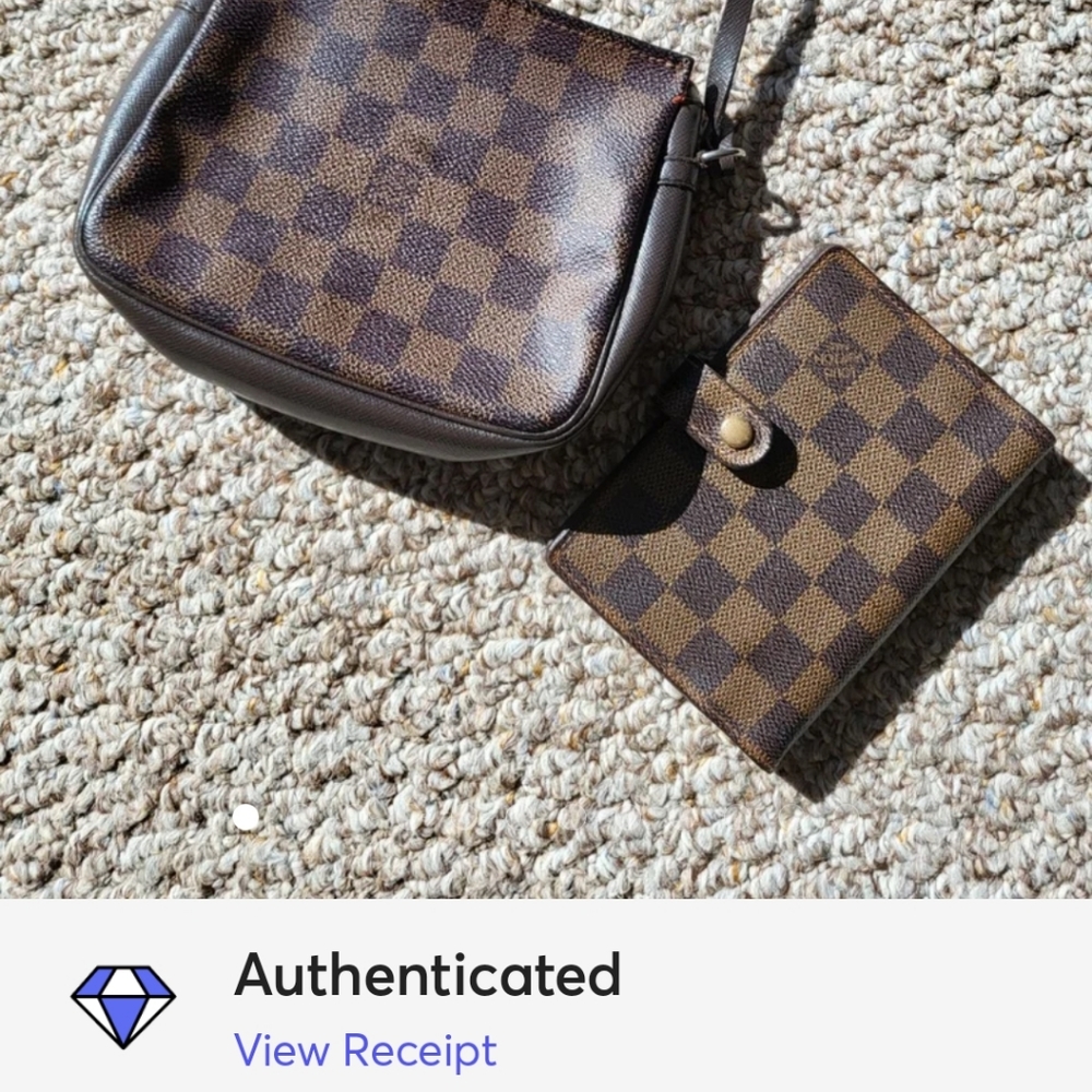 Louis Vuitton damier pochette